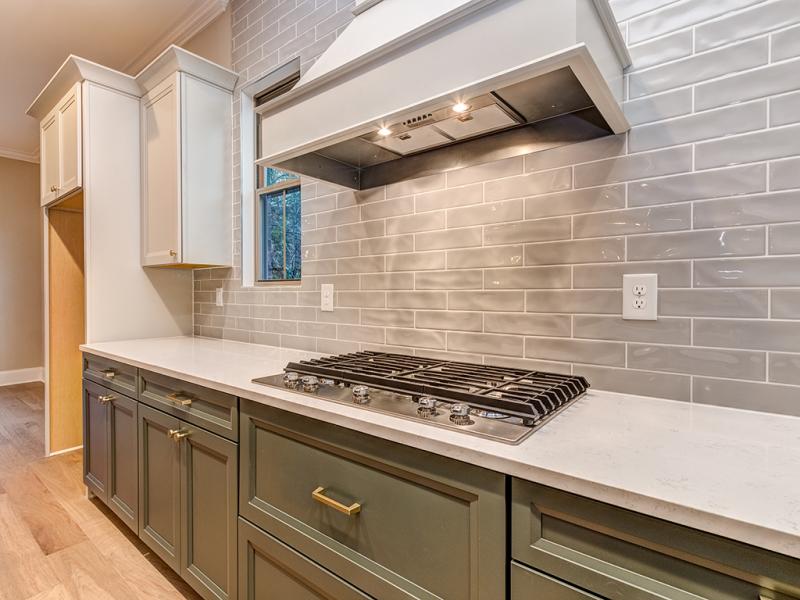 579HighlandRidgePt-22Stovetop-Backsplash